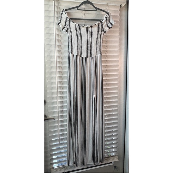 RipCurl Black and White Striped Off-Shoulder Dress - Picture 1 of 7